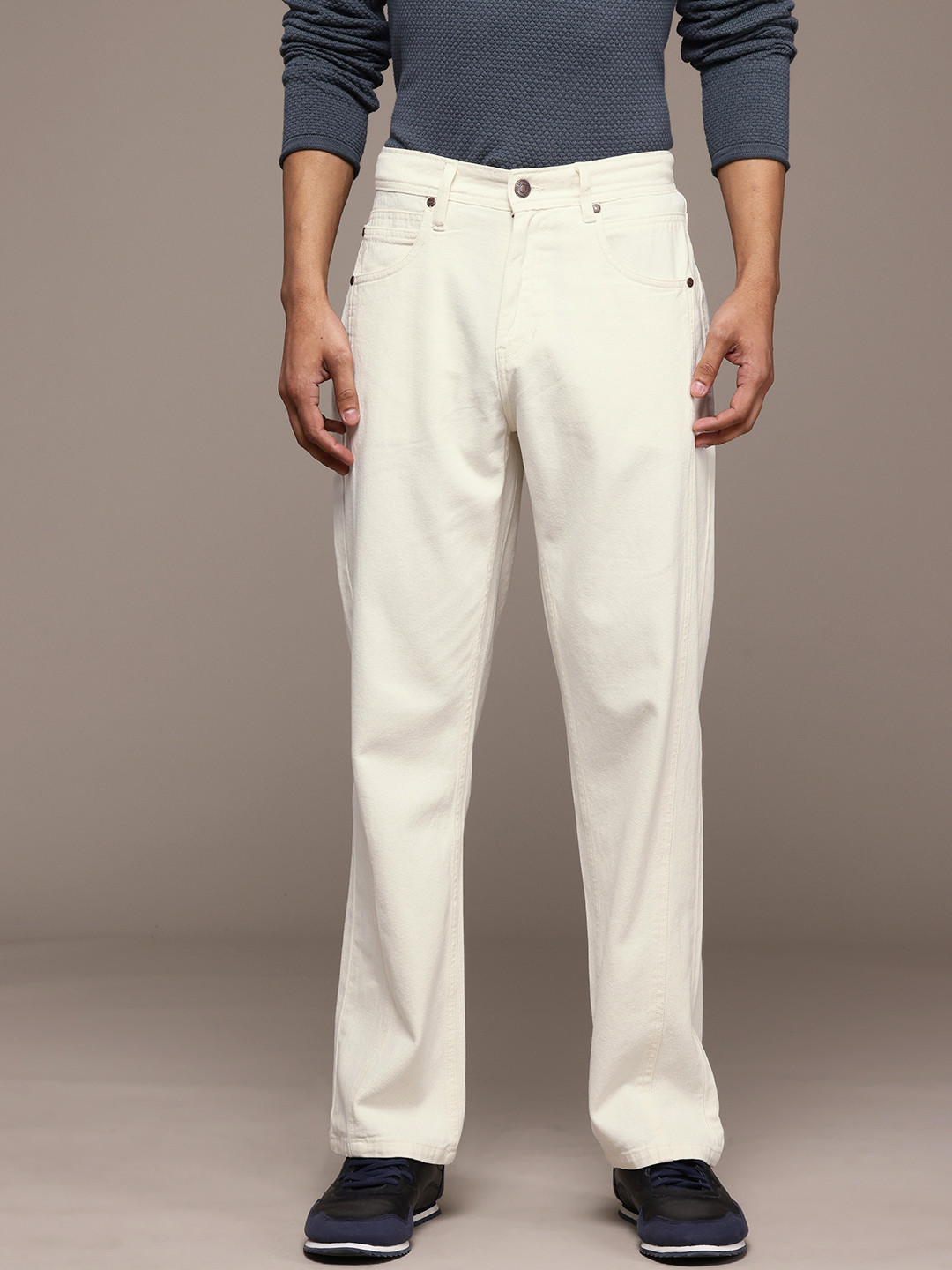 

The Roadster Lifestyle Co. Men Straight Fit Jeans, Off white