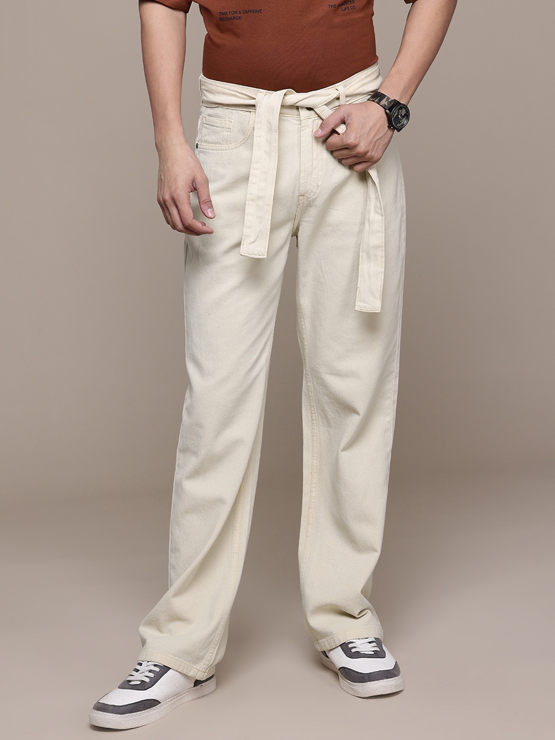 

The Roadster Lifestyle Co. Men Relaxed Fit High-Rise Jeans, Beige