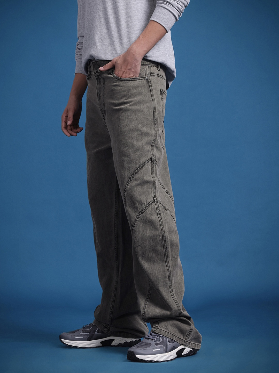 

The Roadster Life Co. Men Wide Leg Mid-Rise Pure Cotton Jeans, Charcoal
