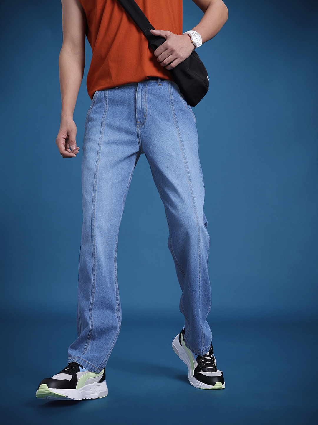 

The Roadster Life Co. Men Regular Fit Light Fade Jeans, Blue