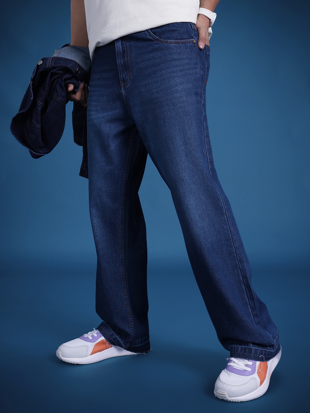 

The Roadster Life Co. Men Flared Light Fade Jeans, Navy blue
