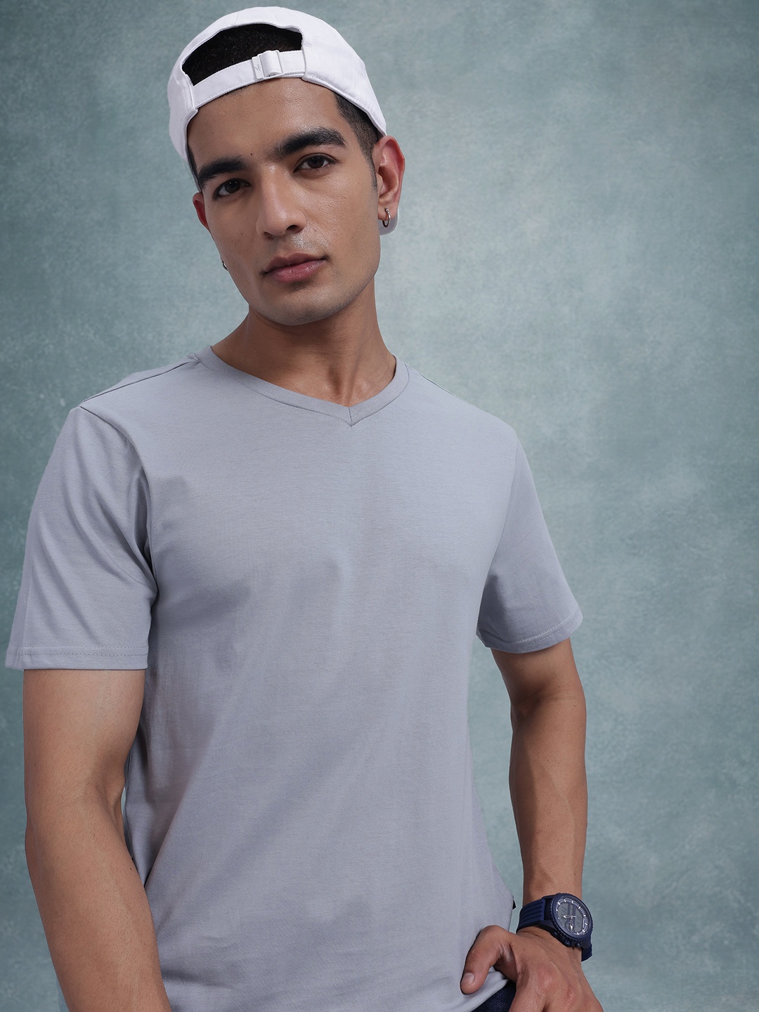 

The Roadster Life Co. V-Neck Longline Pure Cotton T-shirt, Grey