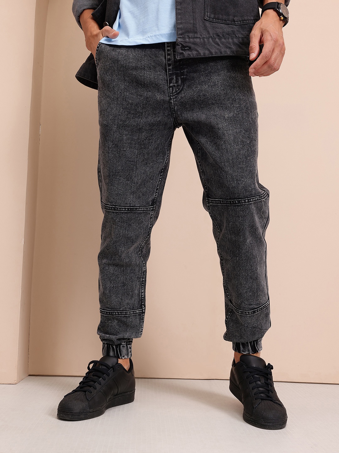 

Mast & Harbour Men Jogger Fit Jeans With Cut & Sew Panel, Charcoal