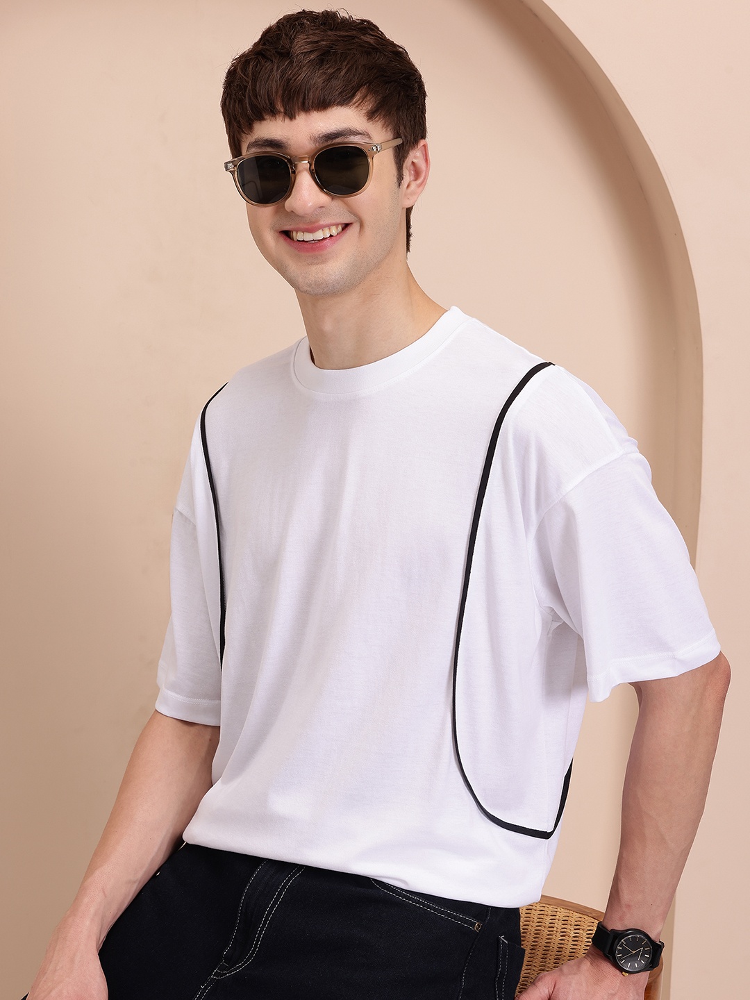 

Mast & Harbour Men Contrast Piping Relaxed Fit T-shirt, White