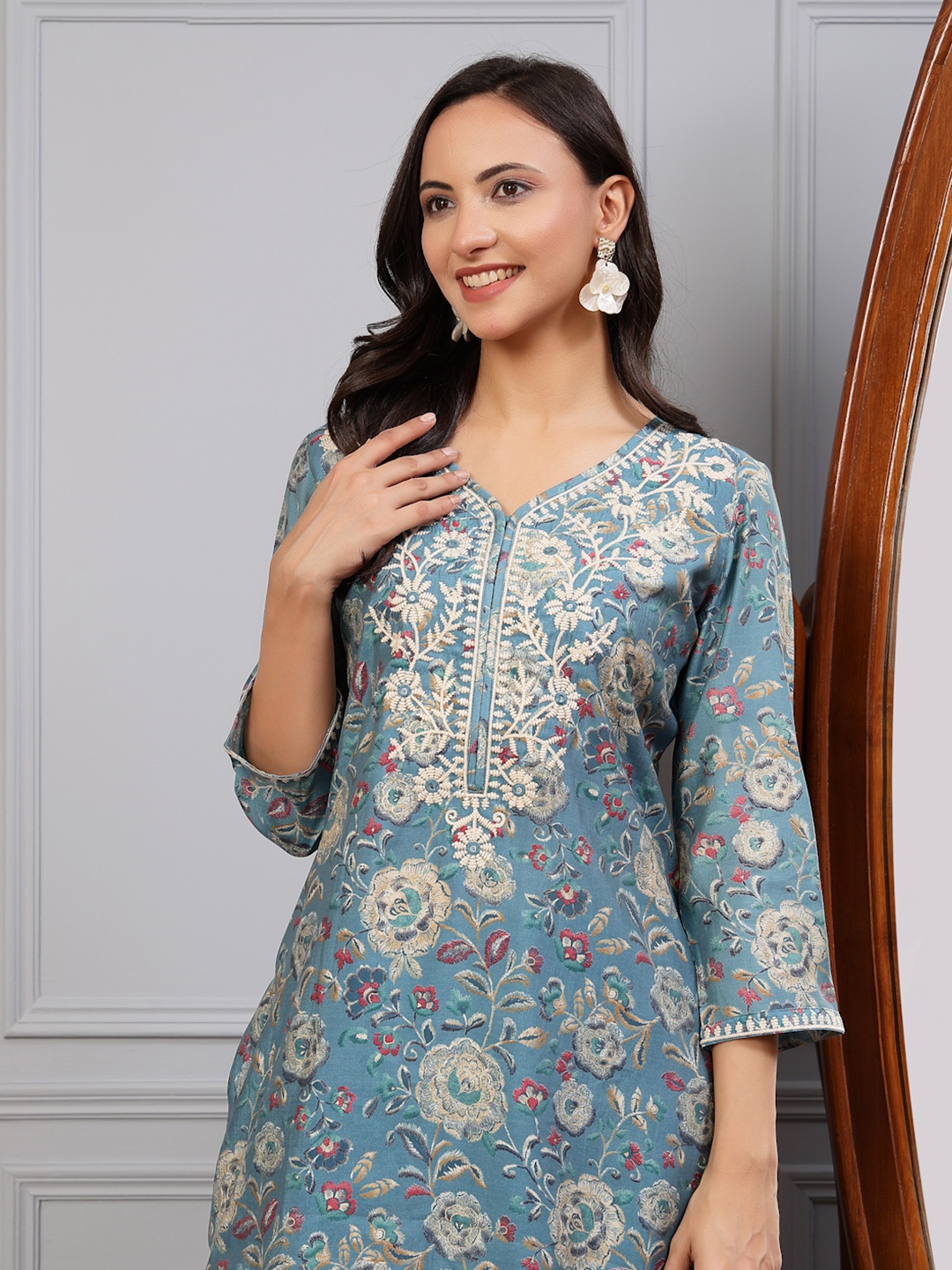 

Nayam By Lakshita Floral Embroidered Kurta With Palazzos, Blue