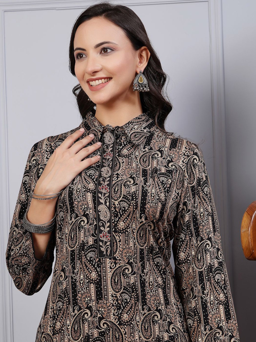 

Nayam By Lakshita Paisley Printed Straight Kurta With Palazzos, Black