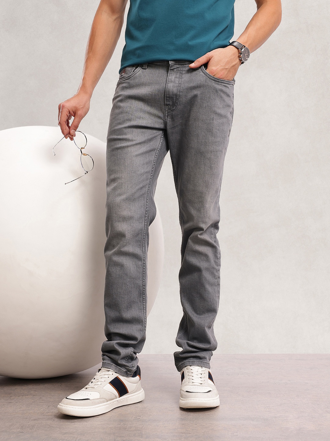 

Nautica Men Slim Fit Light Fade Stretchable Jeans, Grey
