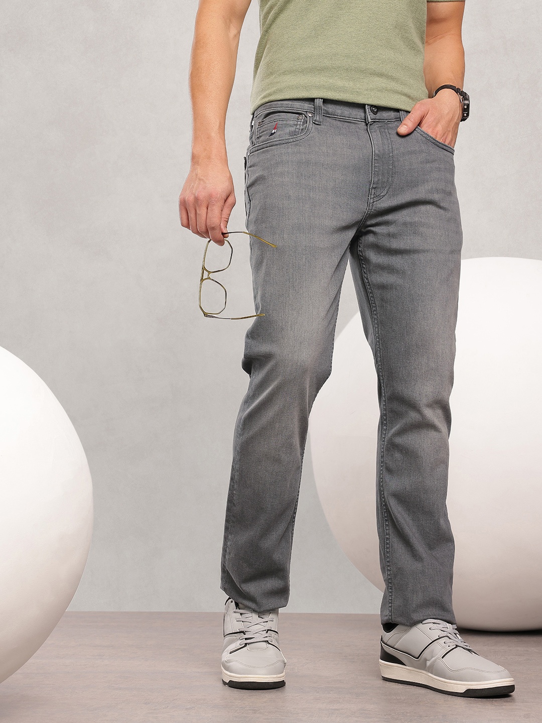 

Nautica Men Straight Fit Light Fade Stretchable Jeans, Grey