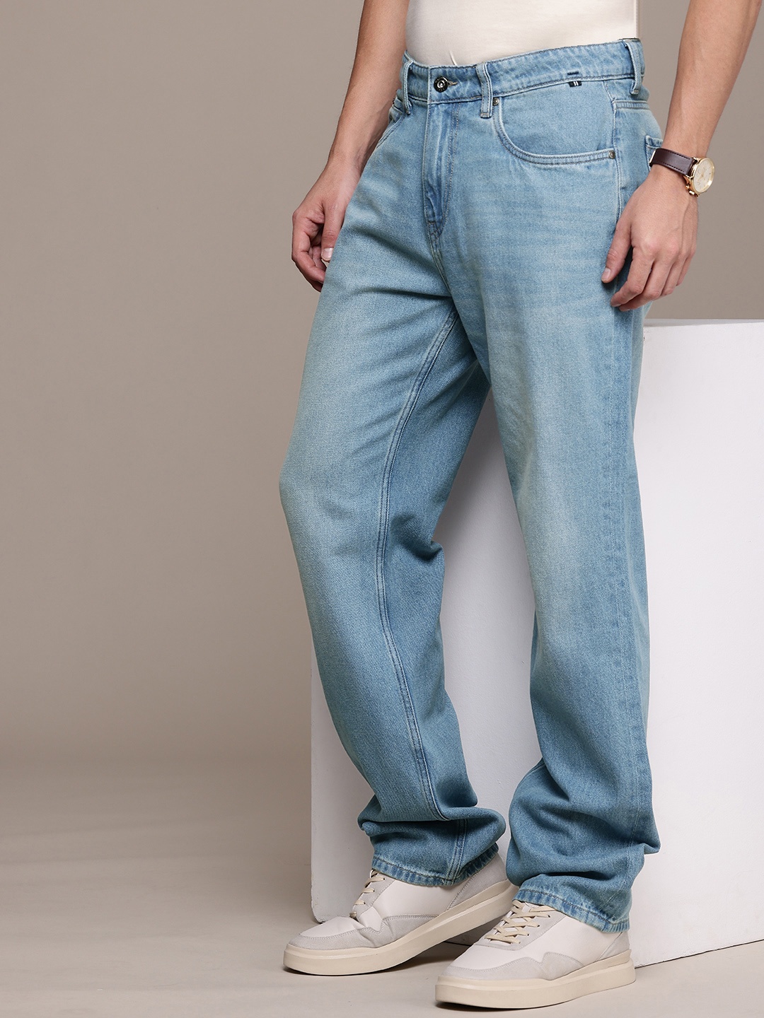 

Nautica Men Pure Cotton Relaxed Fit Light Fade Jeans, Blue