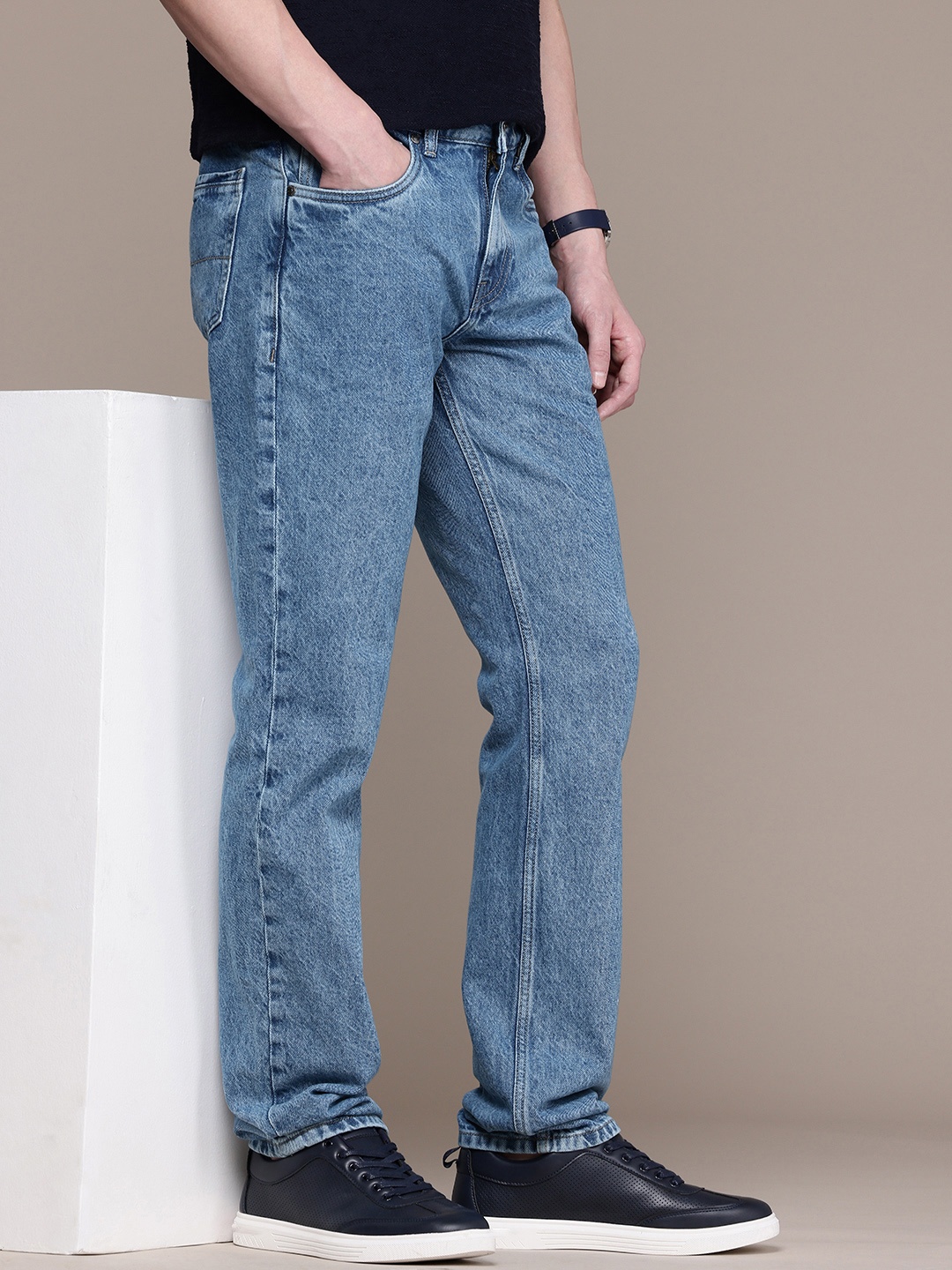 

Nautica Men Straight Fit Light Fade Pure Cotton Jeans, Blue