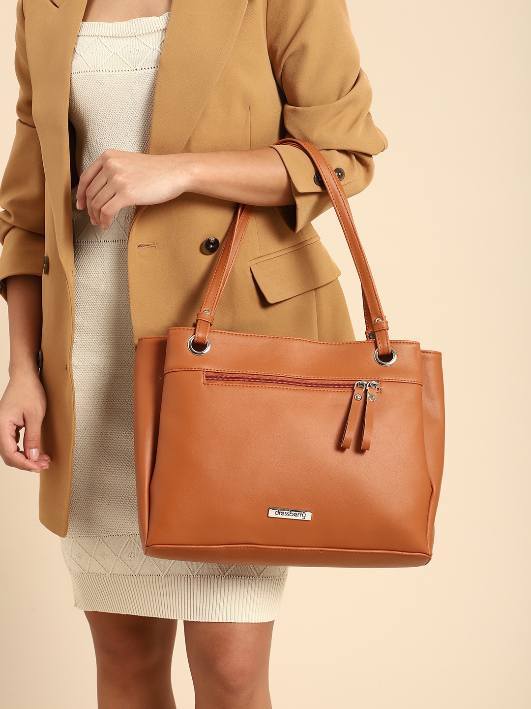 

DressBerry Swagger Shoulder Bag, Tan