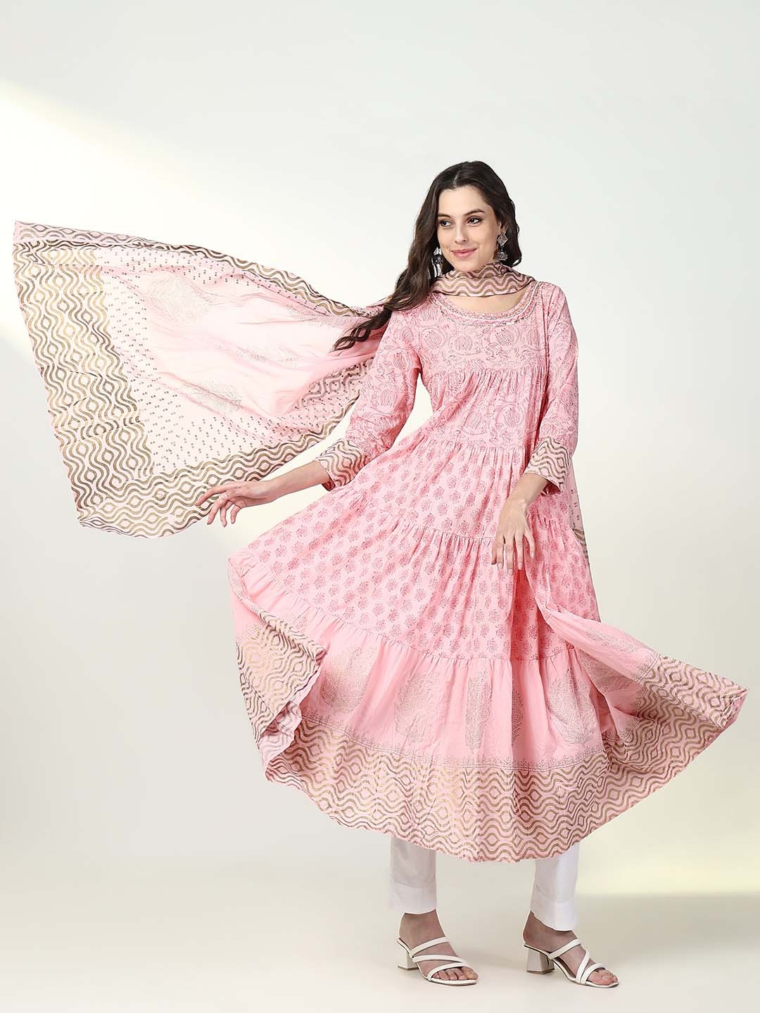 

SHOWOFF Floral Printed Sequinned Regular Anarkali Kurta, Pink
