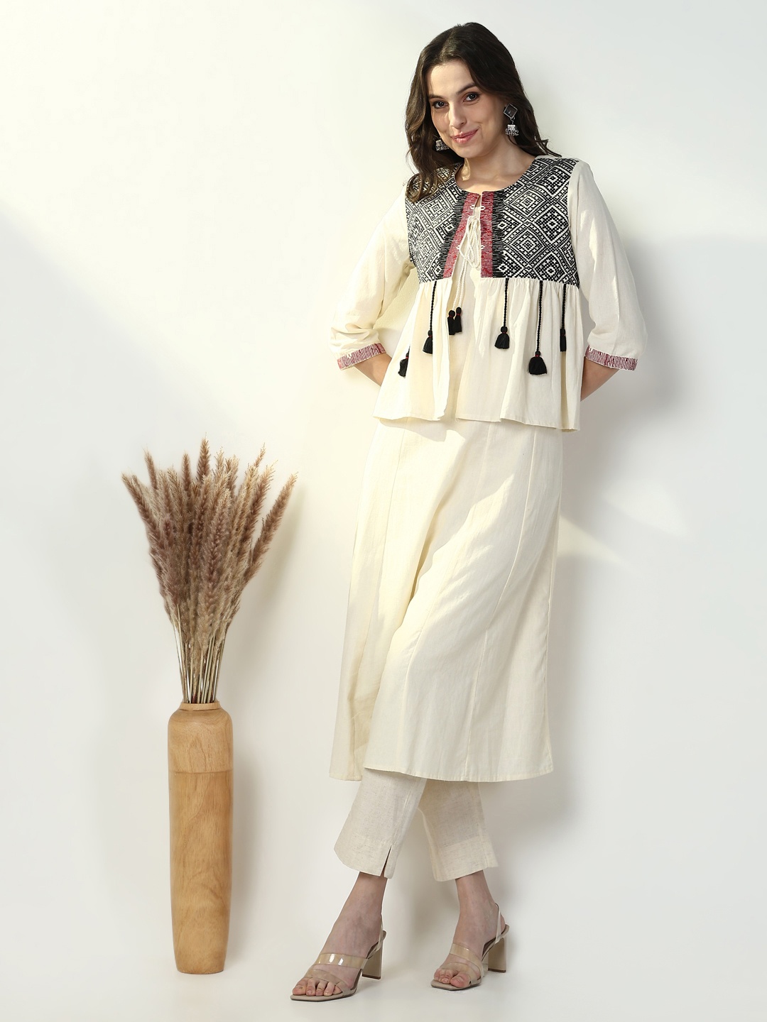 

SHOWOFF Round Neck Panelled Cotton A-Line Kurta with Jacket, Cream