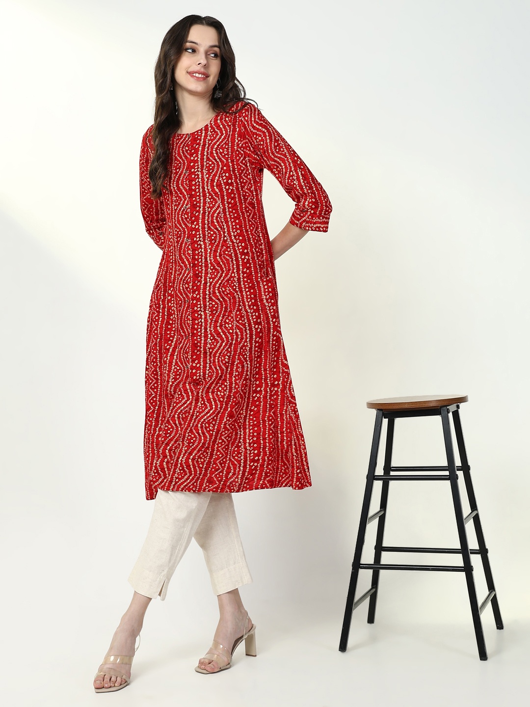 

SHOWOFF Round Neck Bandhani Printed Cotton Straight Kurta, Red