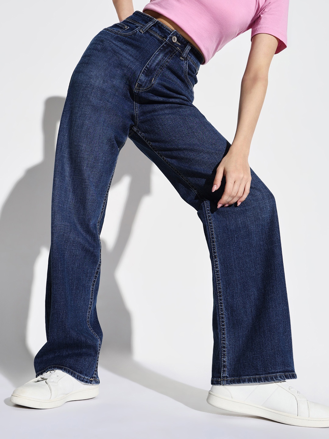 

SHOWOFF Women Comfort Wide Leg Light Fade Jeans, Navy blue