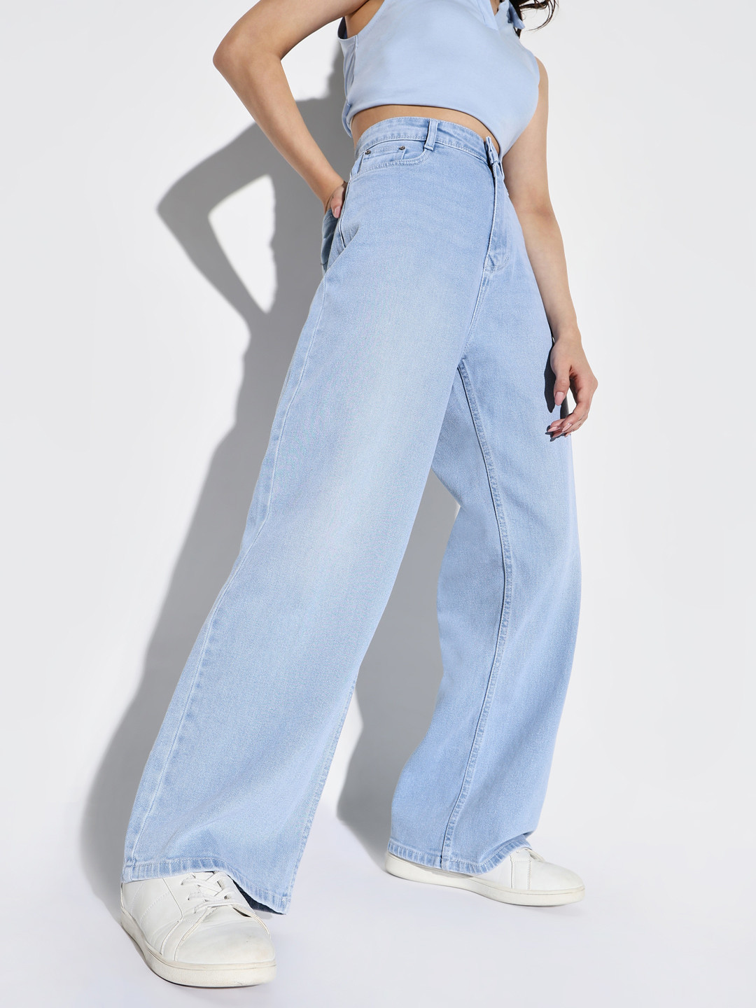 

SHOWOFF Women Comfort Wide Leg Light Fade Jeans, Blue