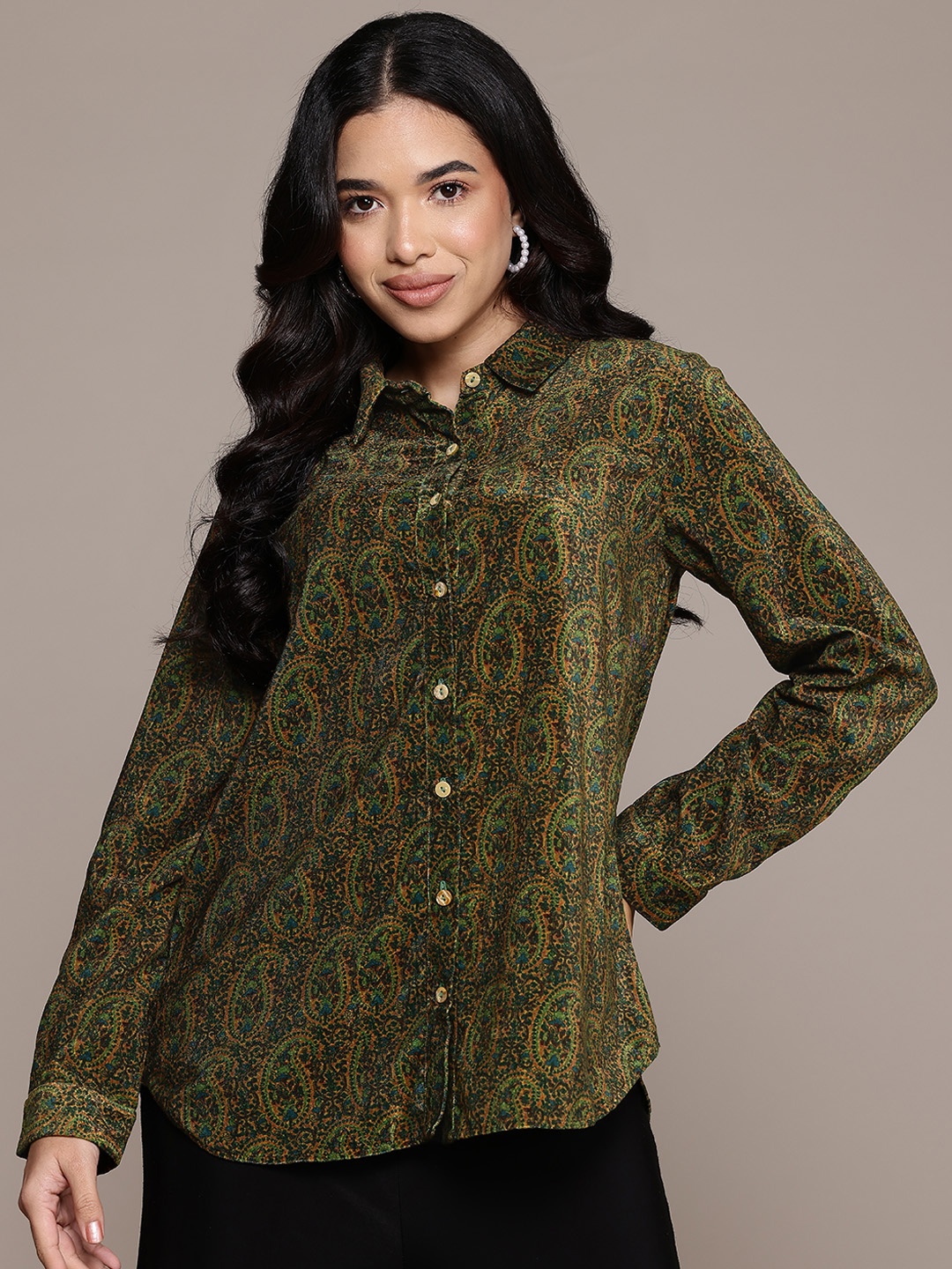 

aarke Ritu Kumar Paisley Printed Velvet Formal Shirt, Green