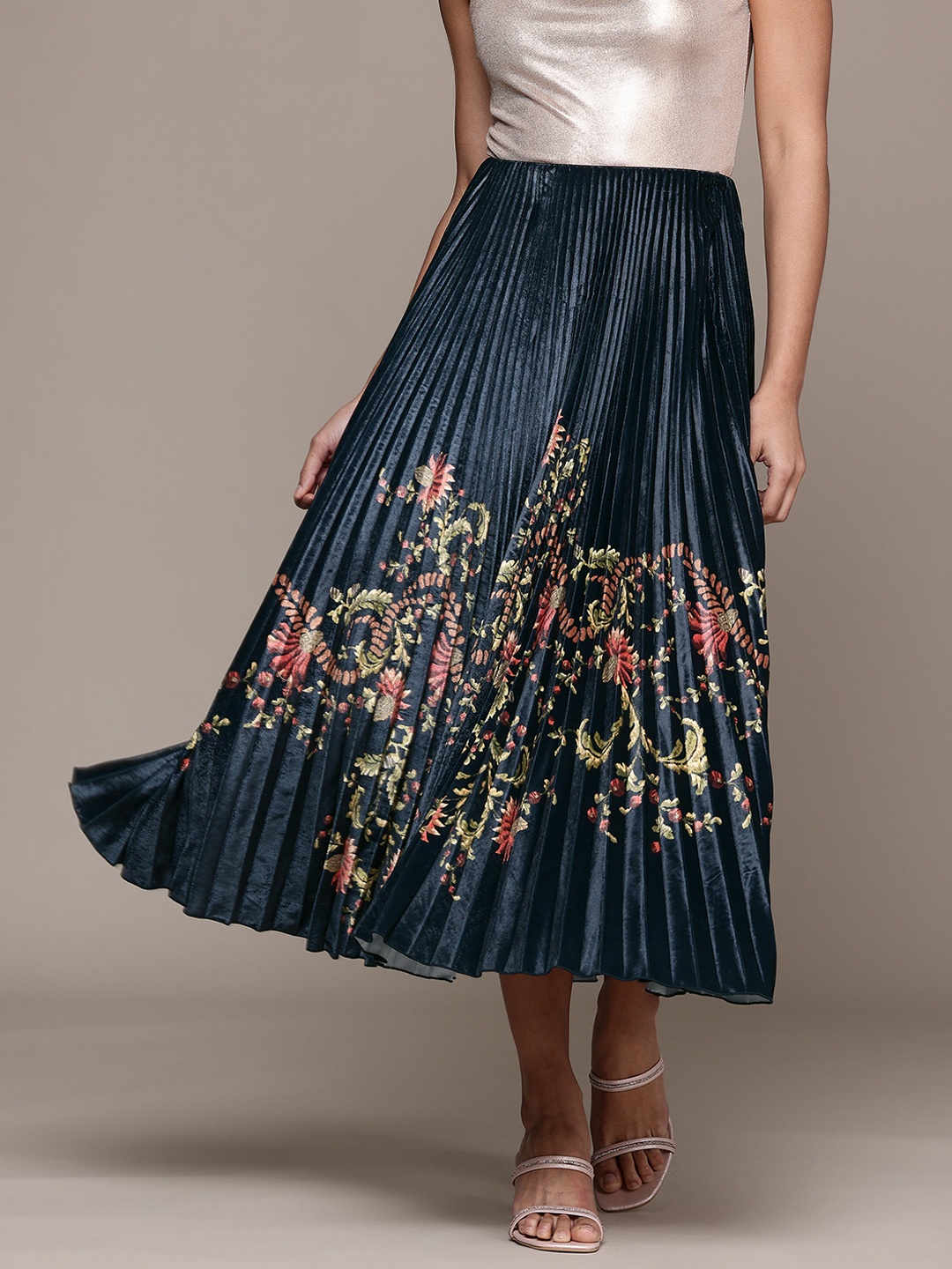 

Label Ritu Kumar Printed Itzel Velvet Skirt, Black