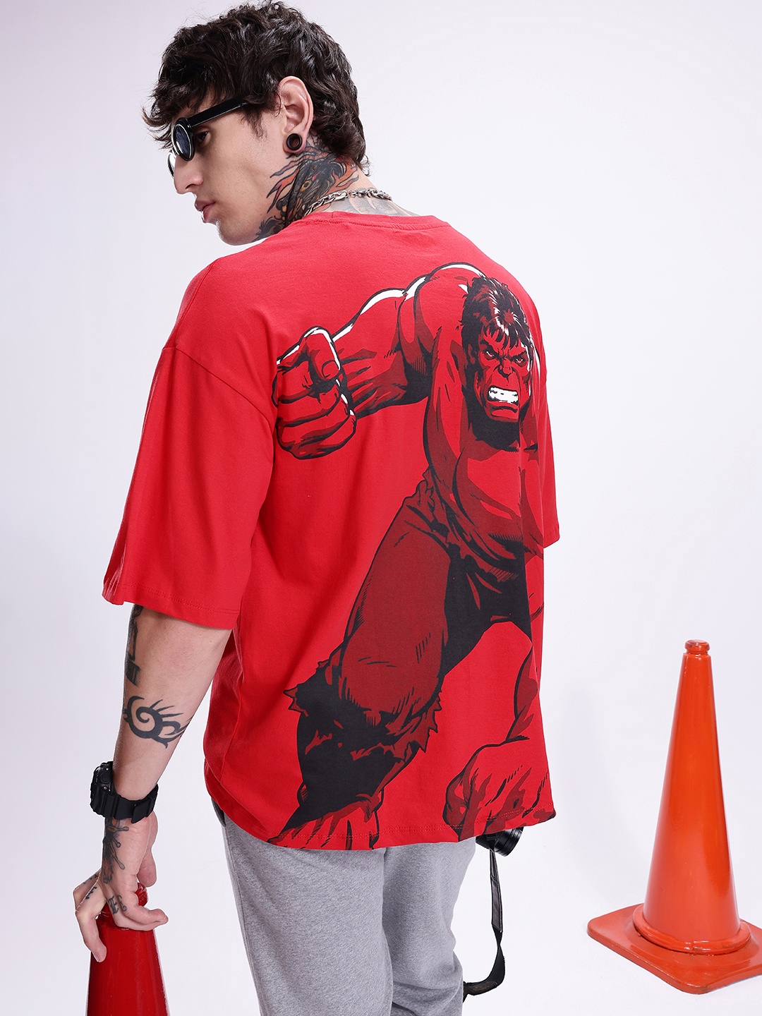 

Kook N Keech Marvel Printed Drop-Shoulder Sleeves Oversized Pure Cotton T-shirt, Red