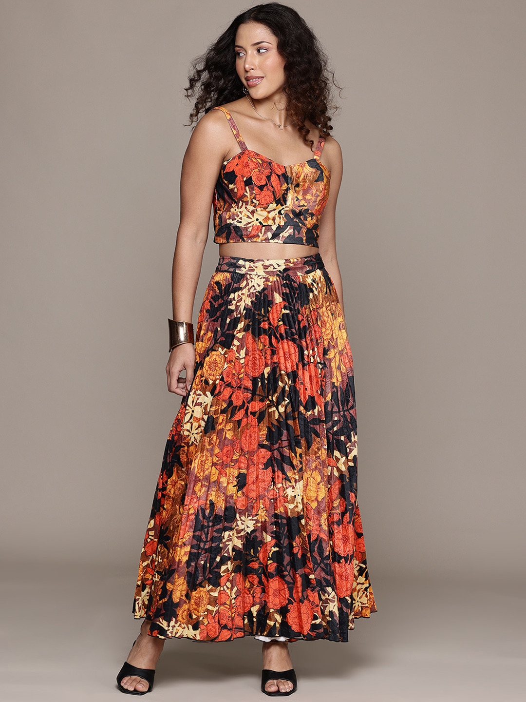

Label Ritu Kumar Floral Print Top With Skirt, Black