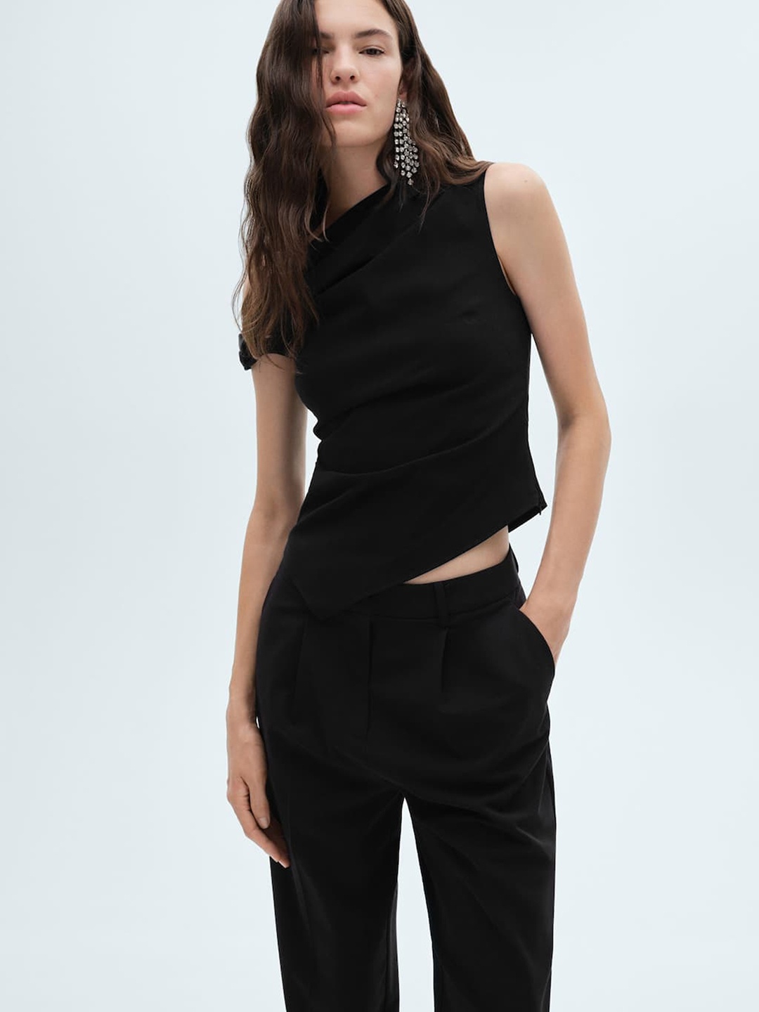 

MANGO One Shoulder Asymmetrical Crop Top, Black