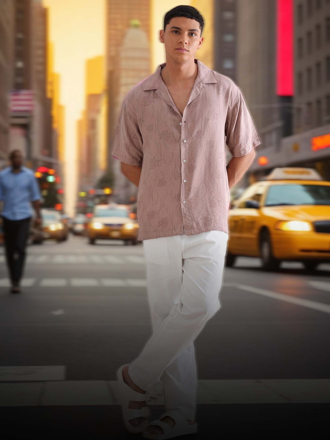 

HOUSE OF MAHNOTS Men Relaxed Cuban Collar Floral Printed Casual Shirt, Mauve