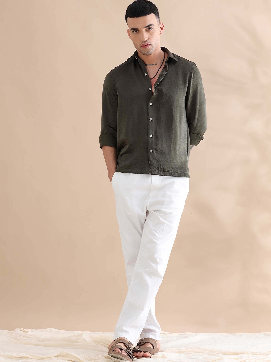 

HOUSE OF MAHNOTS Men Classic Spread Collar Solid Satin Casual Shirt, Brown
