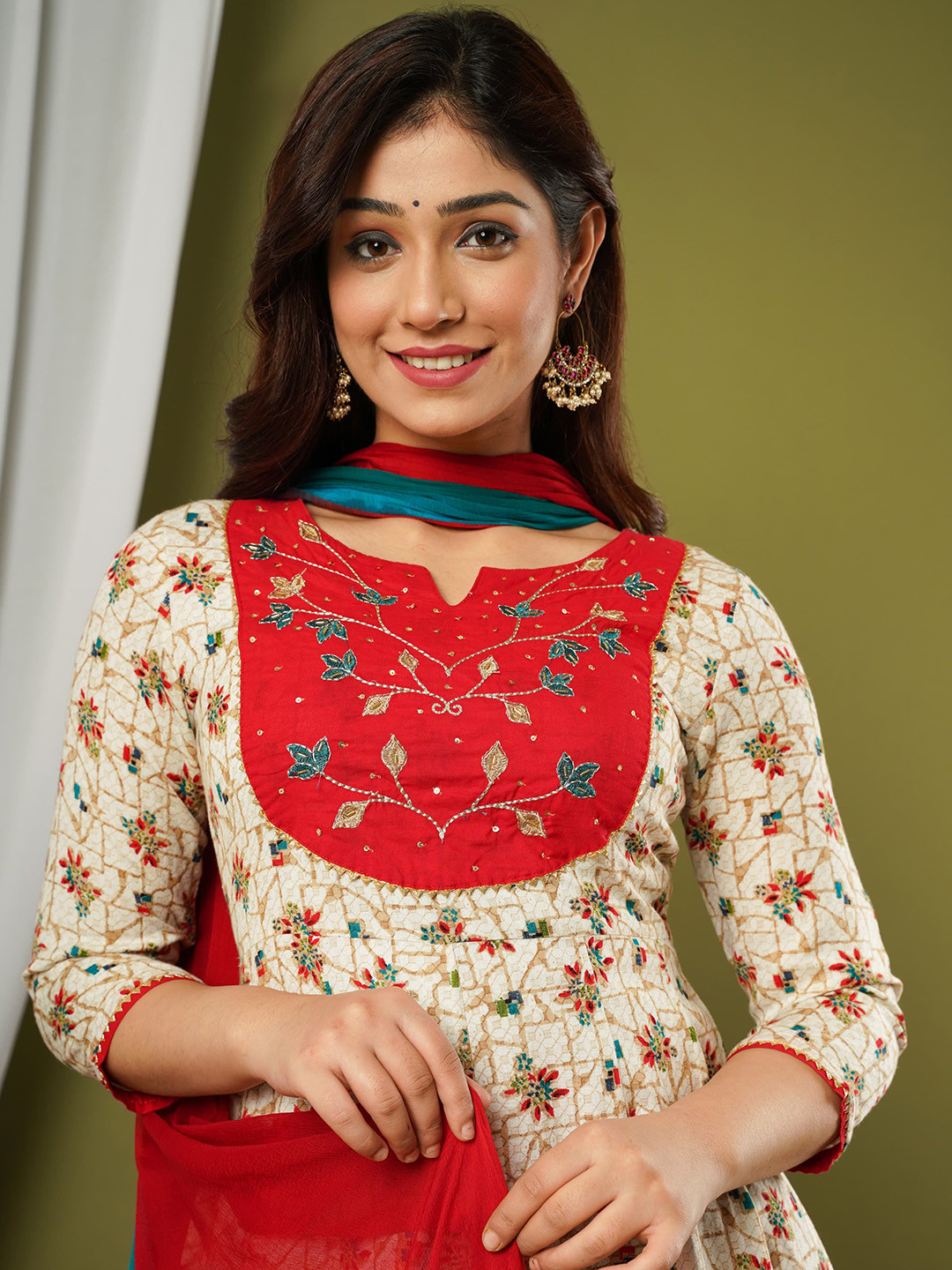 

DOISA Ethnic Motifs Printed Thread Work Pure Cotton Kurta with Palazzo & Dupatta, Red