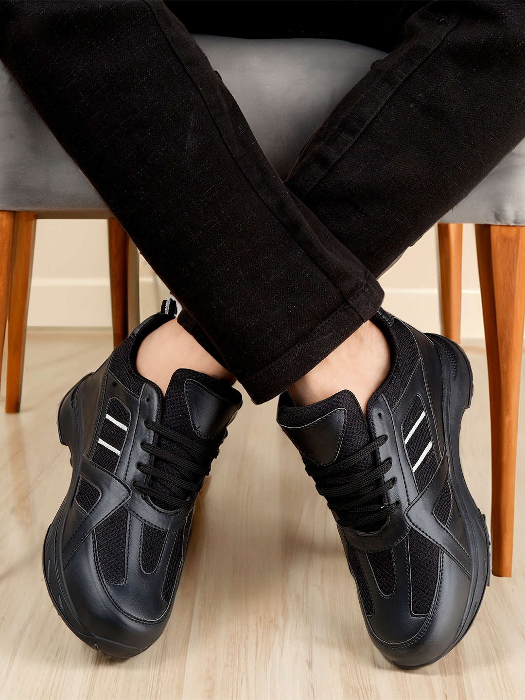 

Bxxy Men High-Top Running Non-Marking Lace-Ups Elevator Shoes, Black