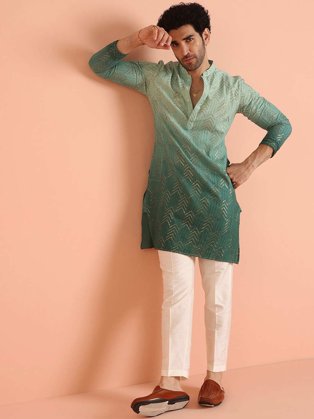

Kisah Mandarin Collar Embroidered Sequinned Straight Kurta, Green