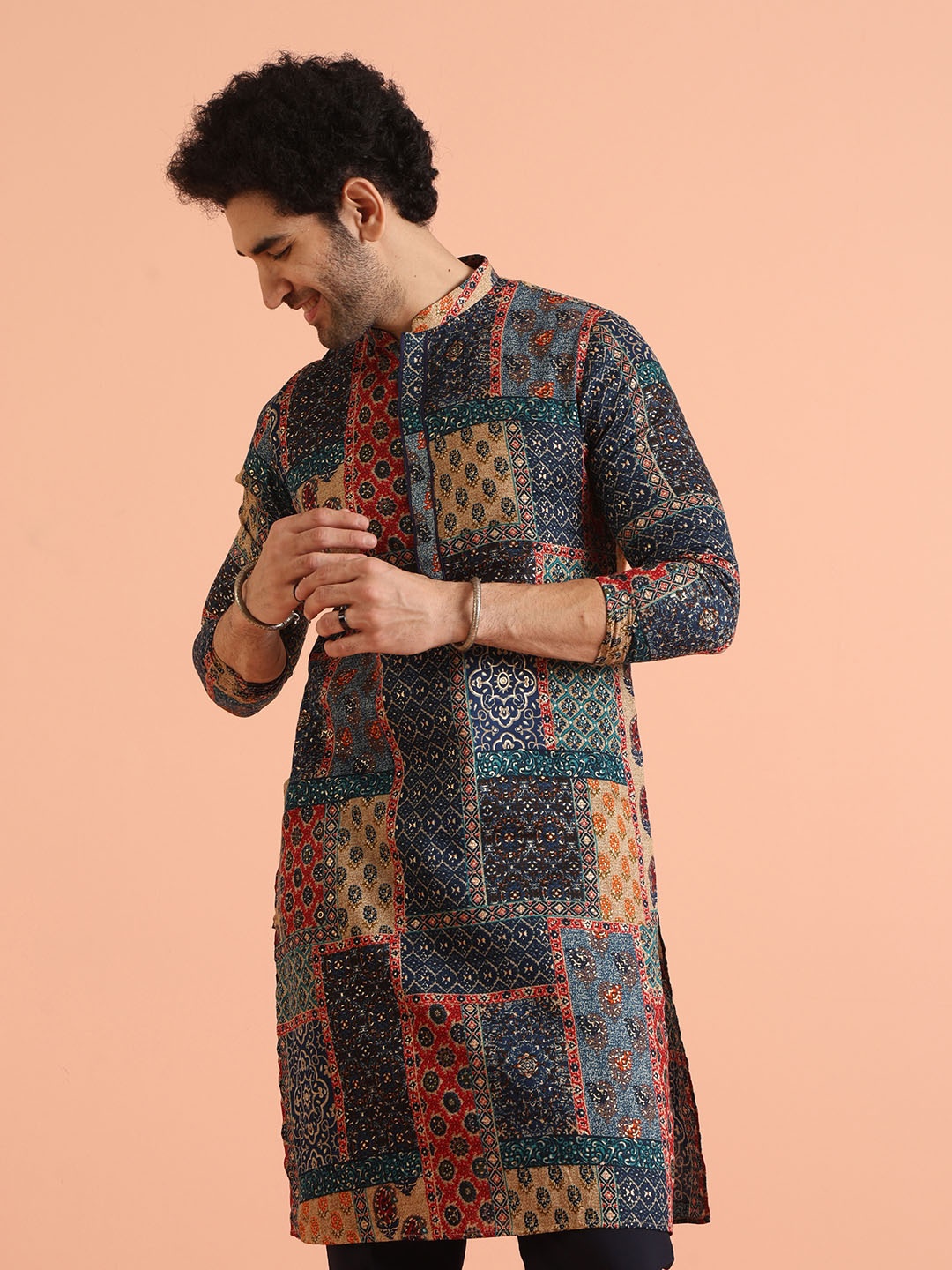 

KISAH Ethnic Motifs Printed Sequinned Mandarin Collar Straight Kurta, Brown