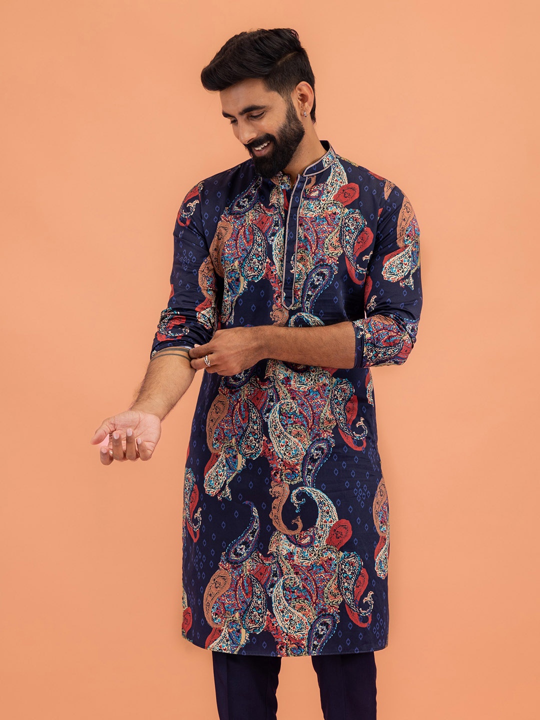 

KISAH Ethnic Motifs Printed Mandarin Collar Straight Kurta, Navy blue