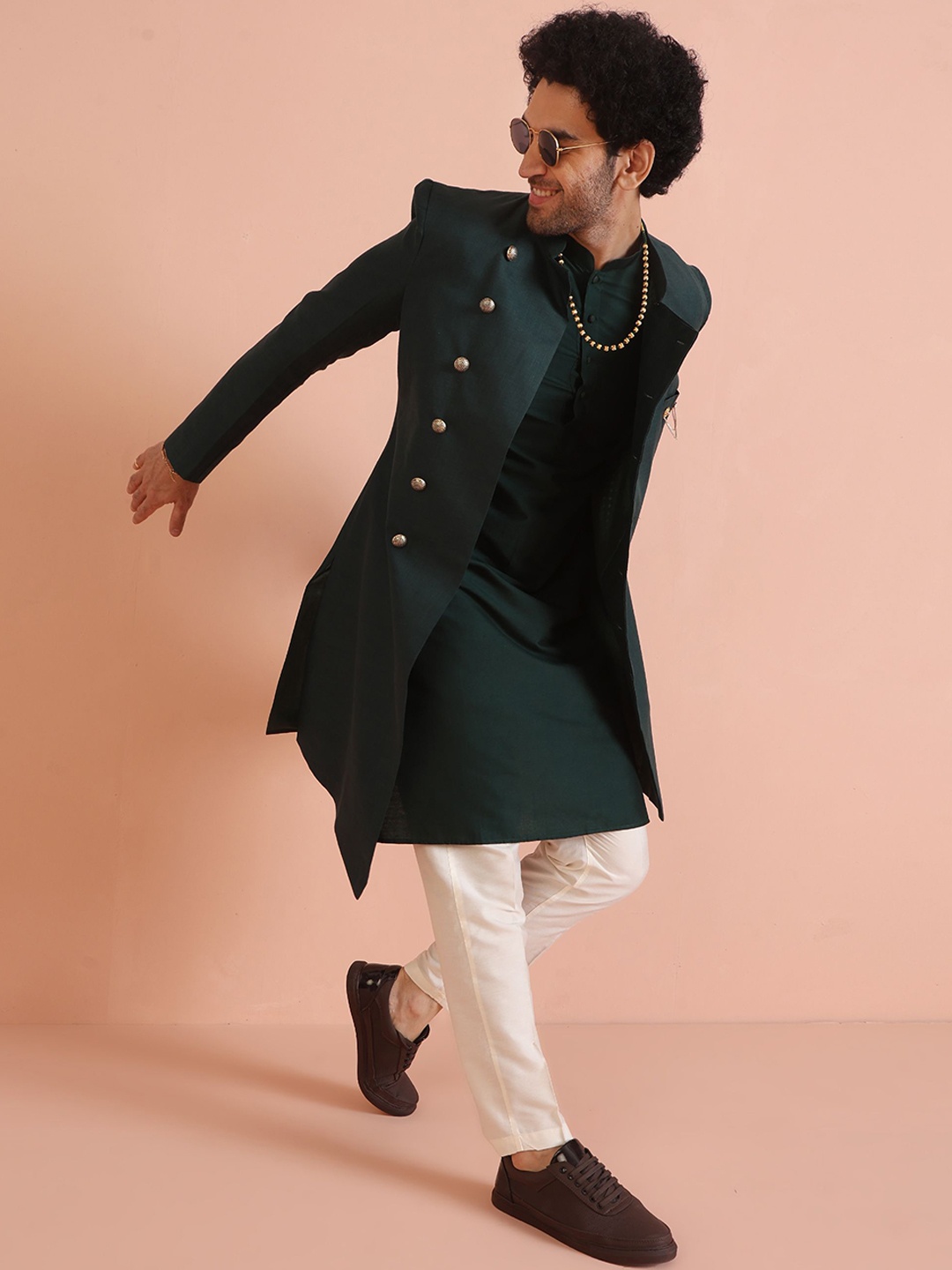 

KISAH Men Regular Fit Mandarin Collar Solid Indowestern Sherwani, Green