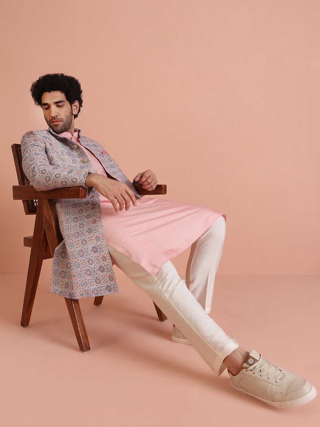 

KISAH Men Mandarin Collar Floral Indowestern Sherwani, Multi