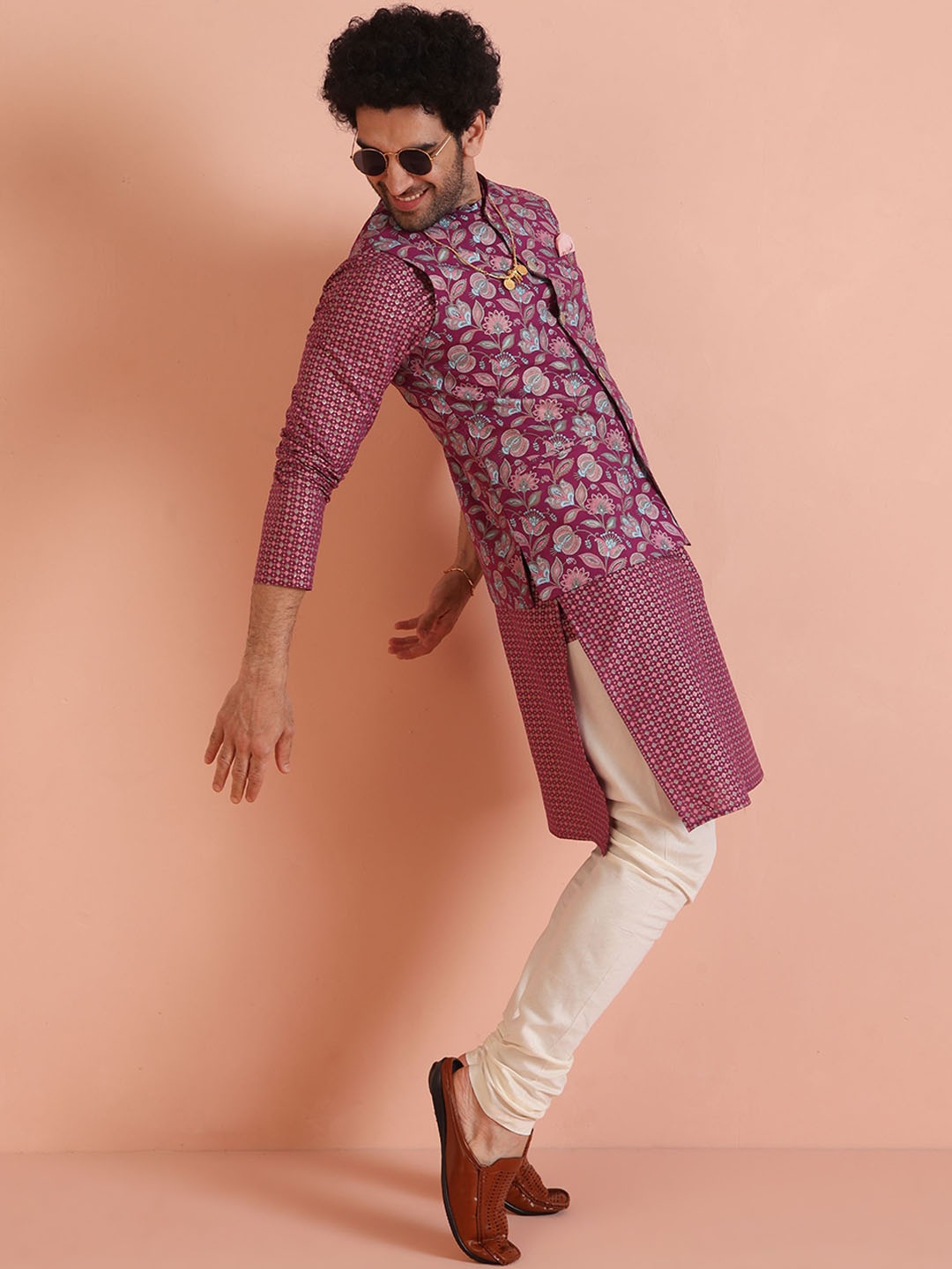 

KISAH Men Mandarin Collar Printed Woven Nehru Jacket, Pink