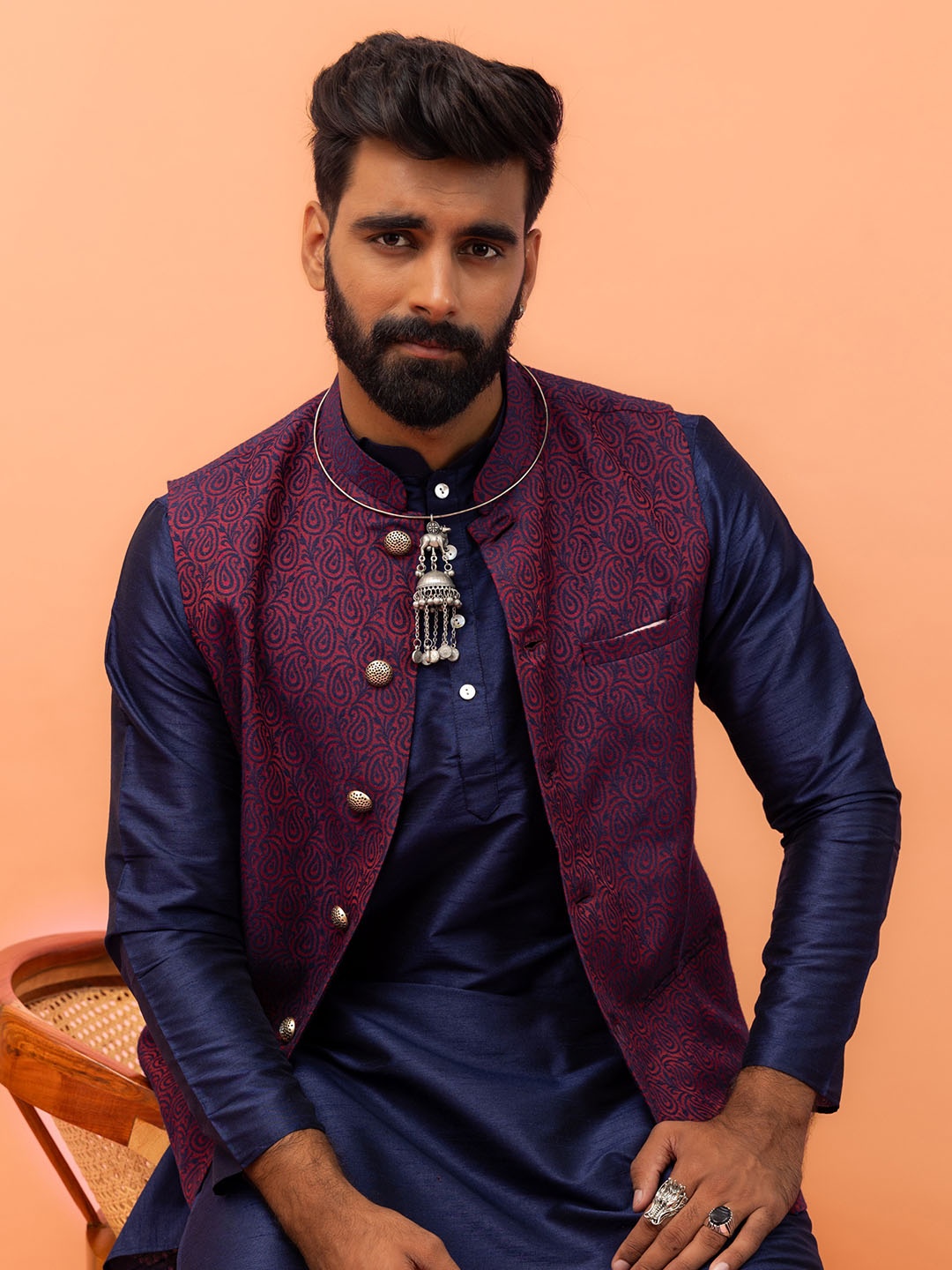

Kisah Men Woven Design Mandarin Collar Nehru Jacket, Magenta