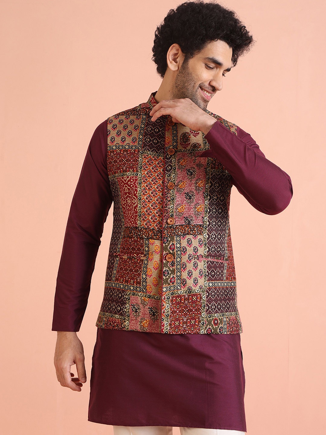 

KISAH Men Mandarin Collar Printed Nehru Jacket, Maroon