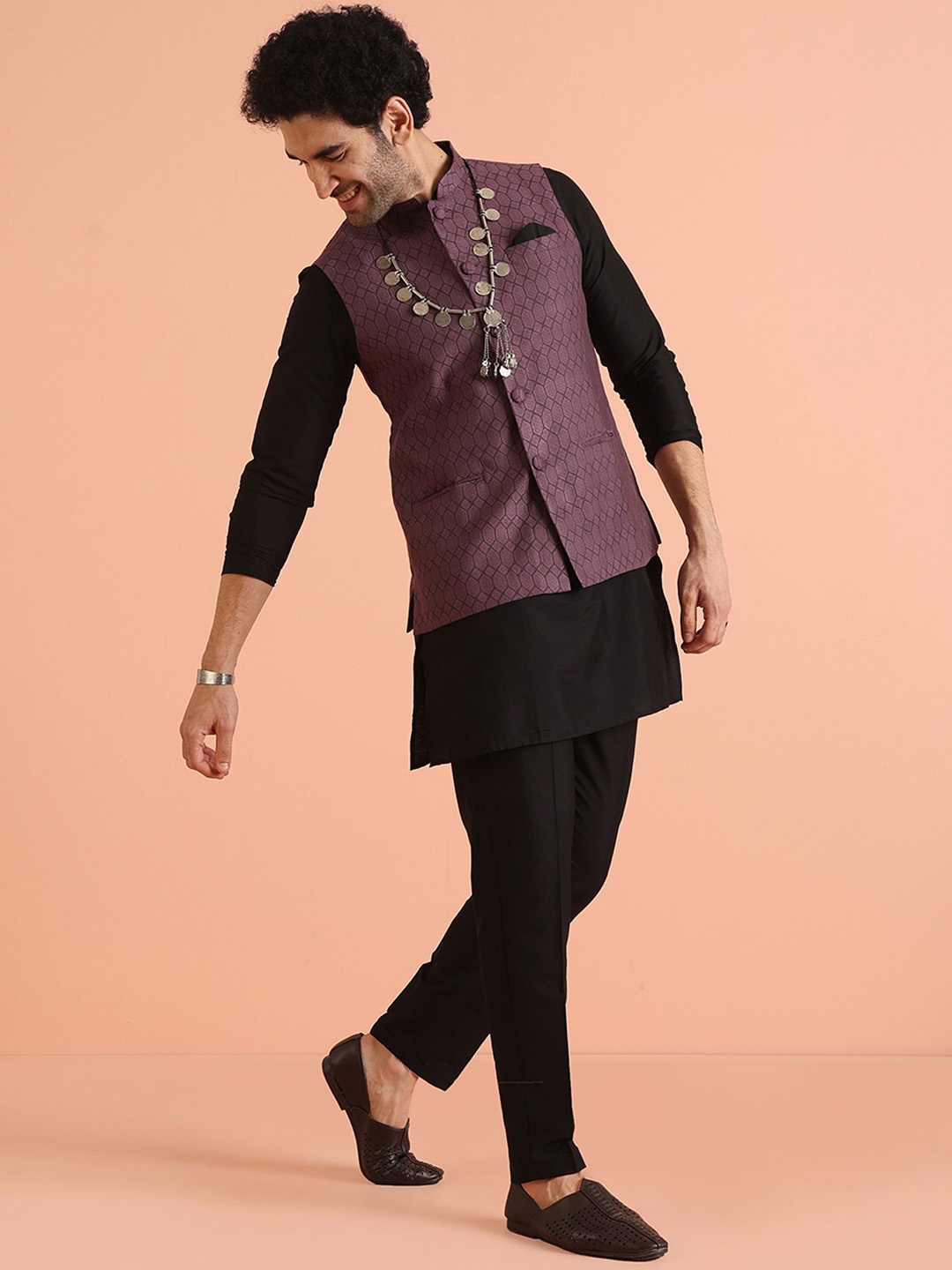 

KISAH Men Ethnic Motifs Mandarin Collar Woven Design Nehru Jacket, Mauve