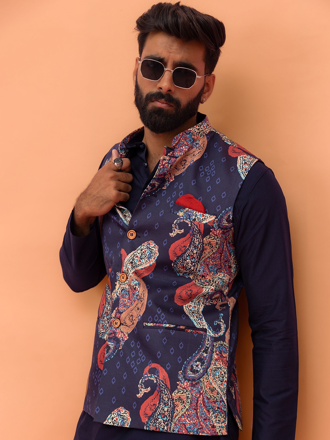 

Kisah Men Mandarin Collar Printed Nehru Jacket, Navy blue