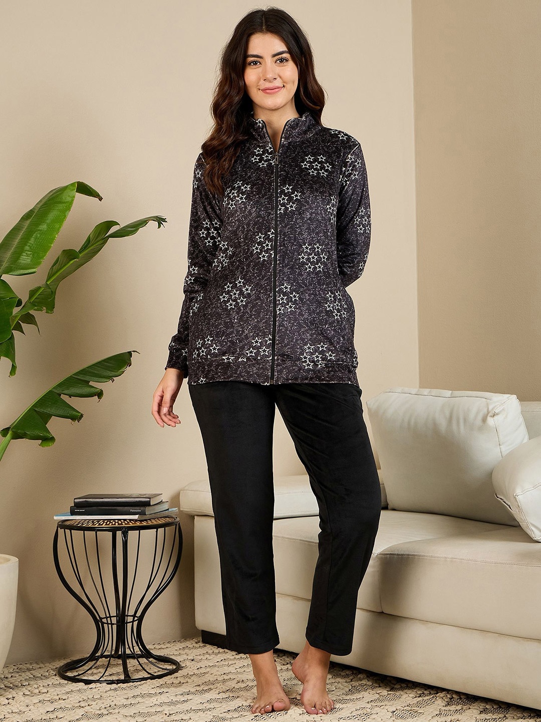 

July Printed Mock Collar Long Sleeves Sweatshirt With Track Pant, Black