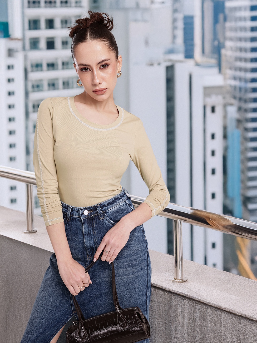 

glitchez Chic Vibes Fitted Top, Beige
