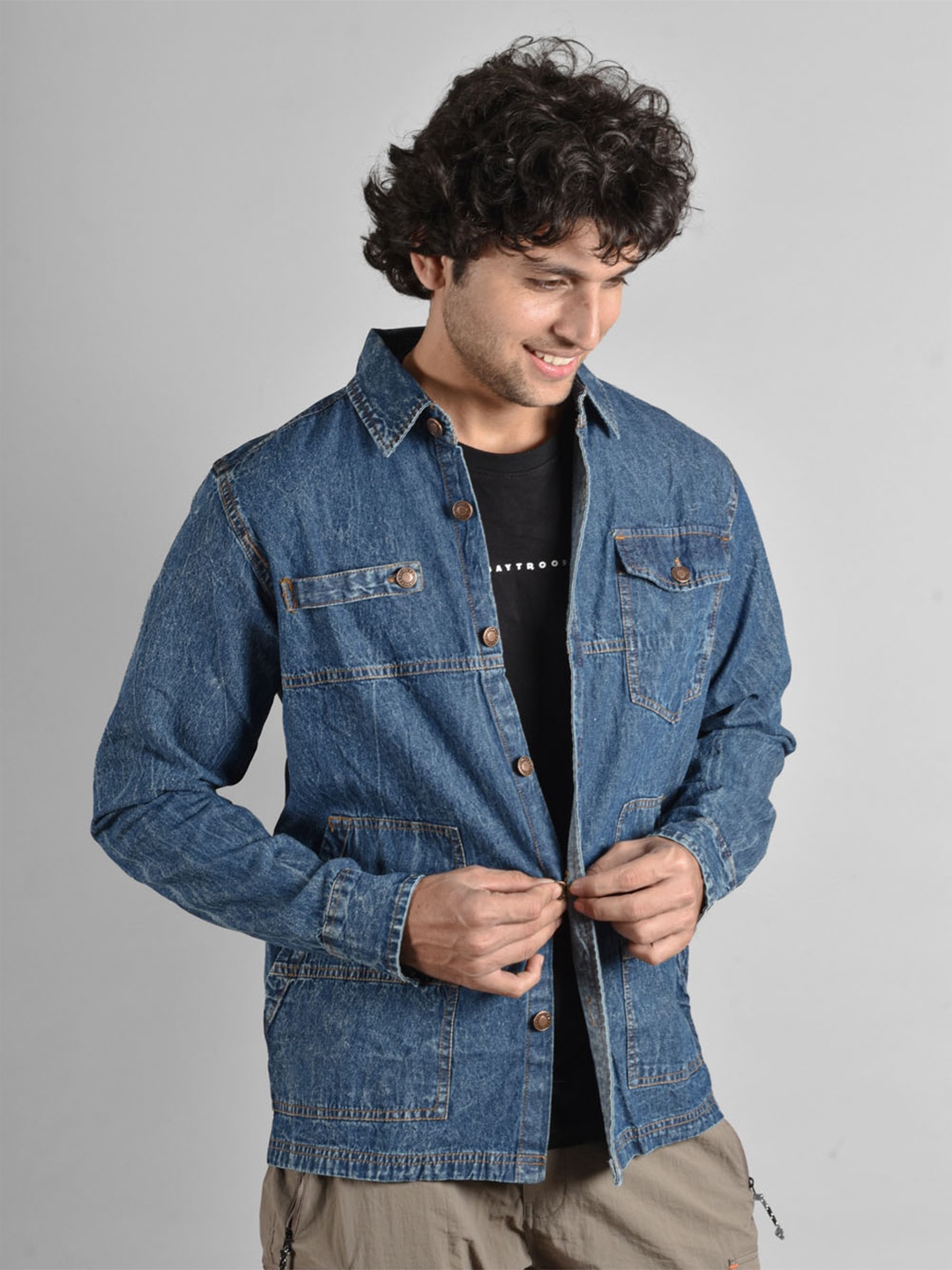 

BOMBAY TROOPER Men Spread Collar Solid Denim Casual Denim Jacket, Navy blue