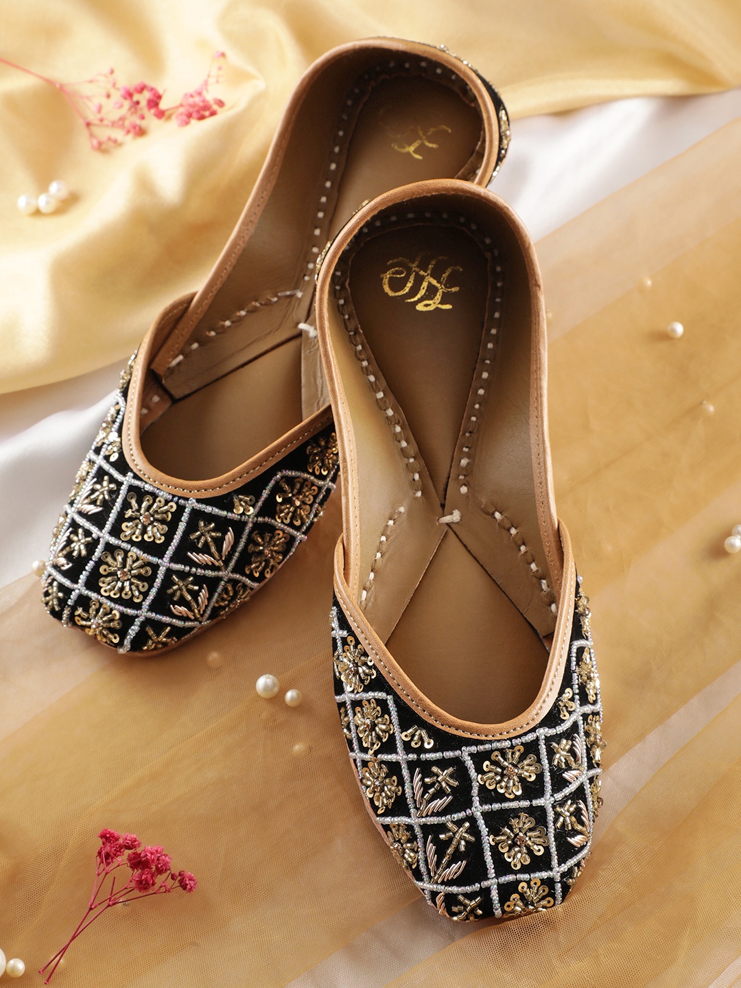 

House of Pataudi Leather Embellished Ethnic Mojaris, Black