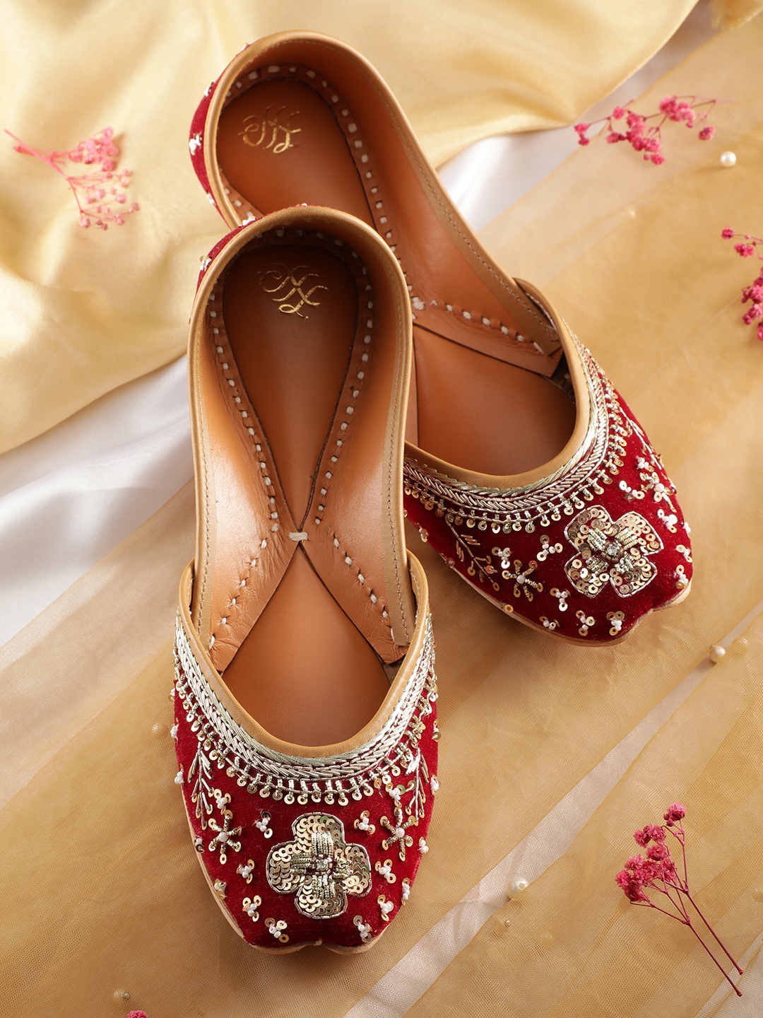 

House of Pataudi Leather Embellished Ethnic Mojaris, Maroon