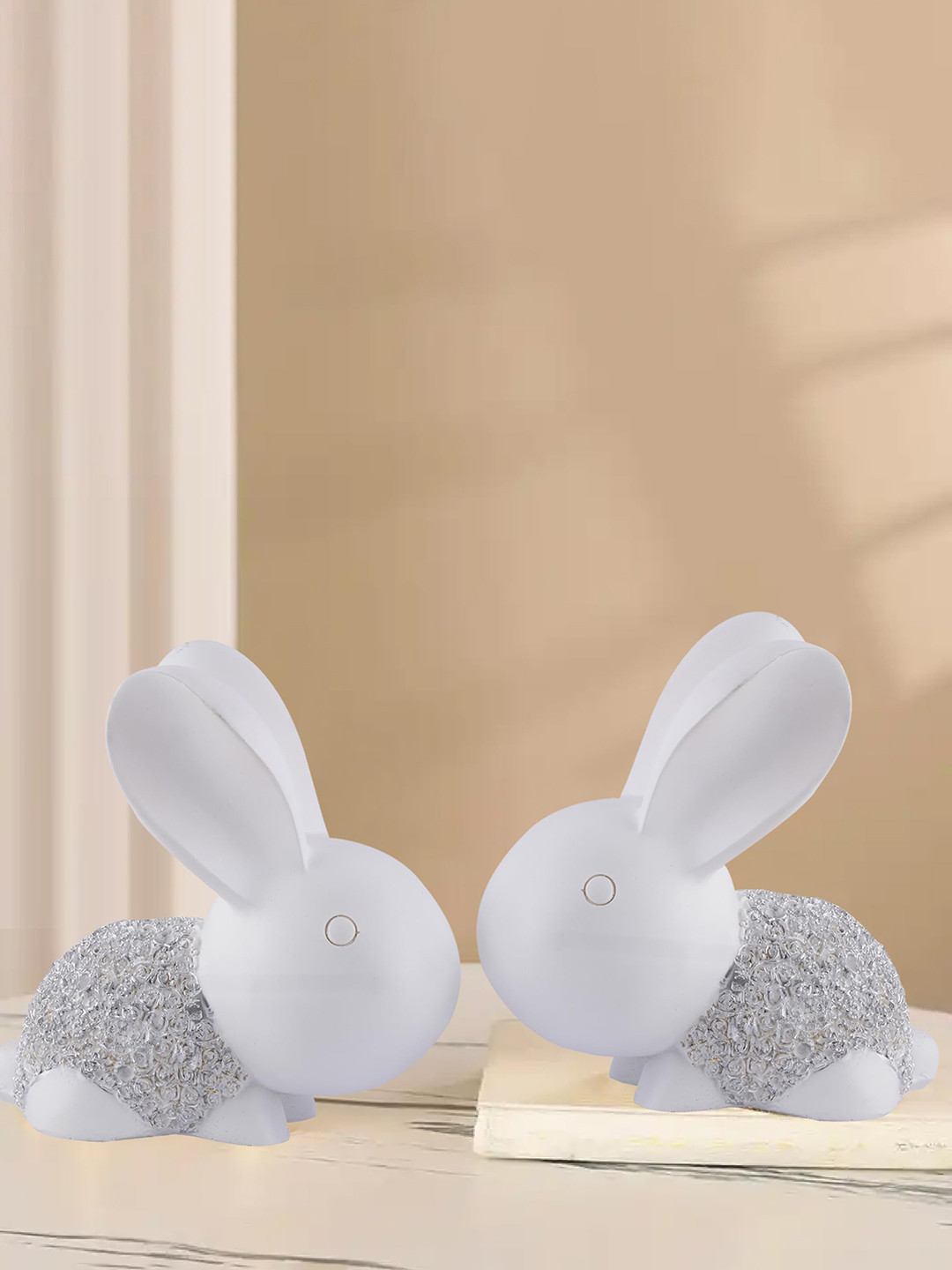 

Zart White 2 Pieces Rabbit Showpiece