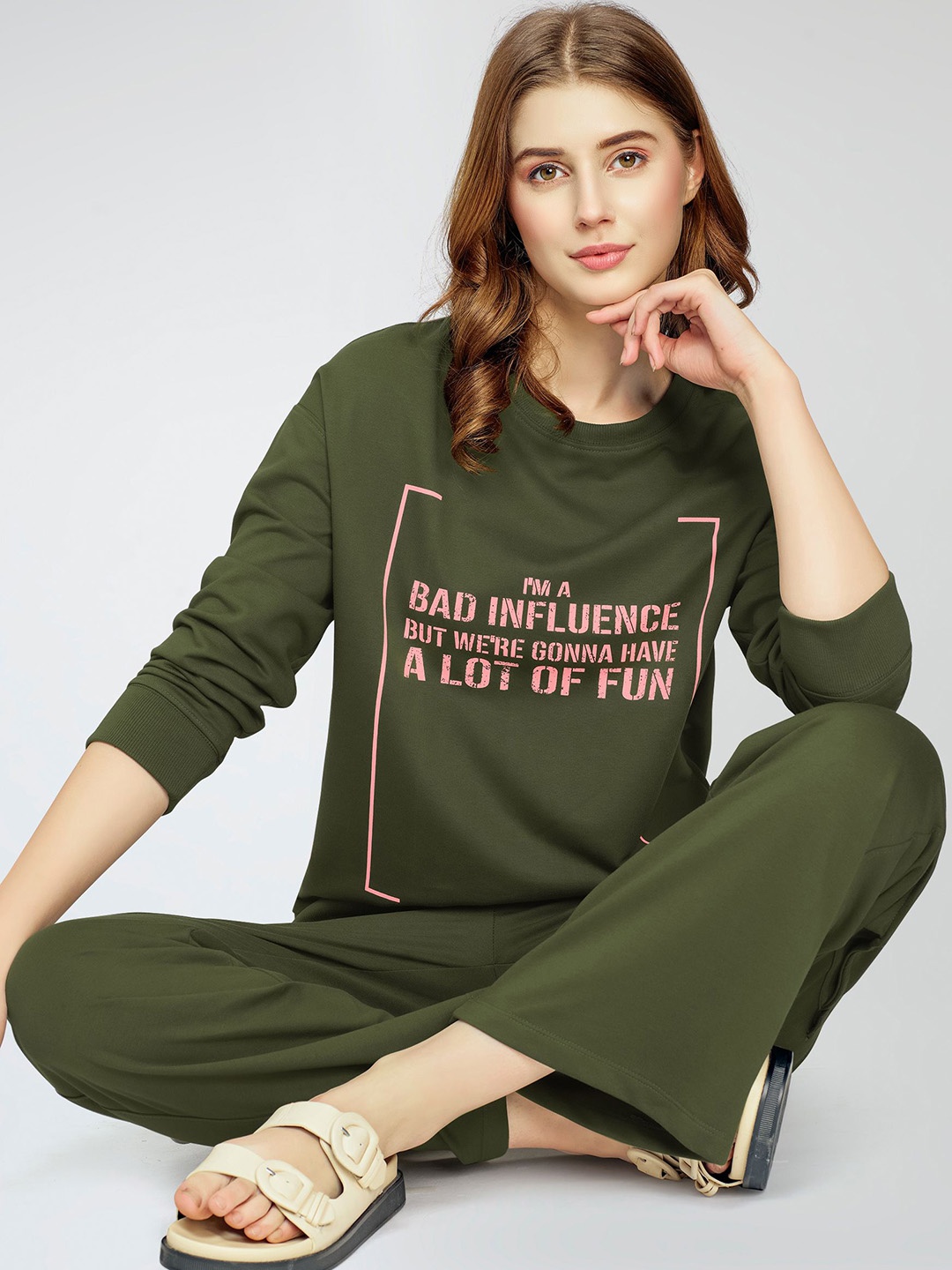 

Zeyo Women Typography Printed Sweatshirt & Trousers Co-Ords, Green