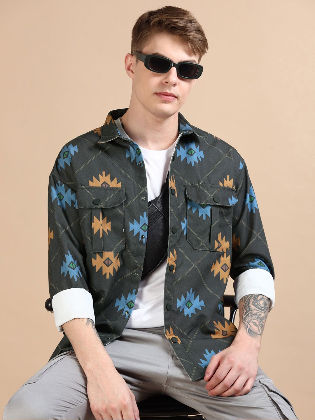 

Bushirt Men Relaxed Geometric Printed Relaxed Fit Casual Shacket, Olive