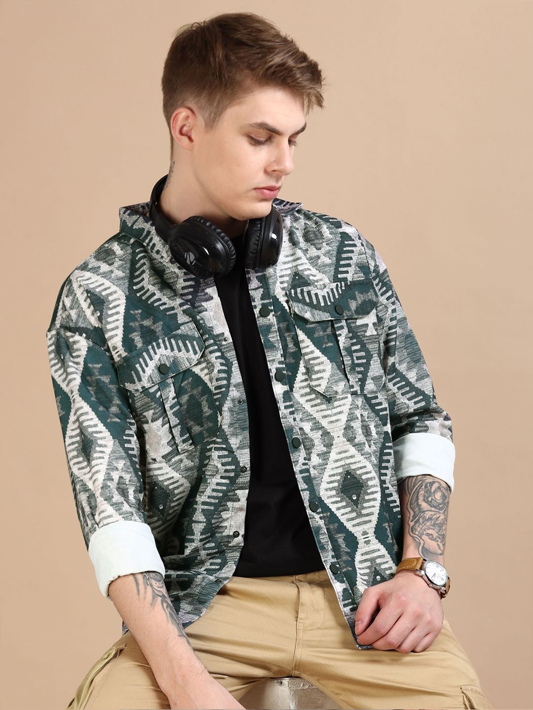 

Bushirt Men Relaxed Geometric Printed Relaxed Fit Casual Shacket, Green