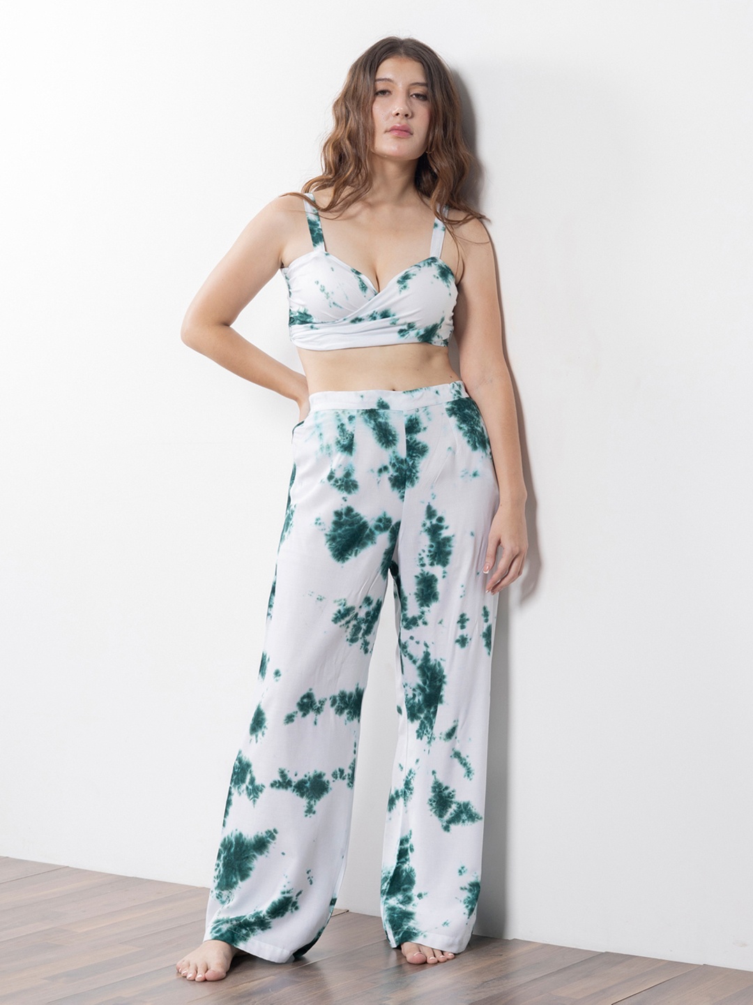 

EROTISSCH Women Tie & Dye Beachwear Co-ord Set, White