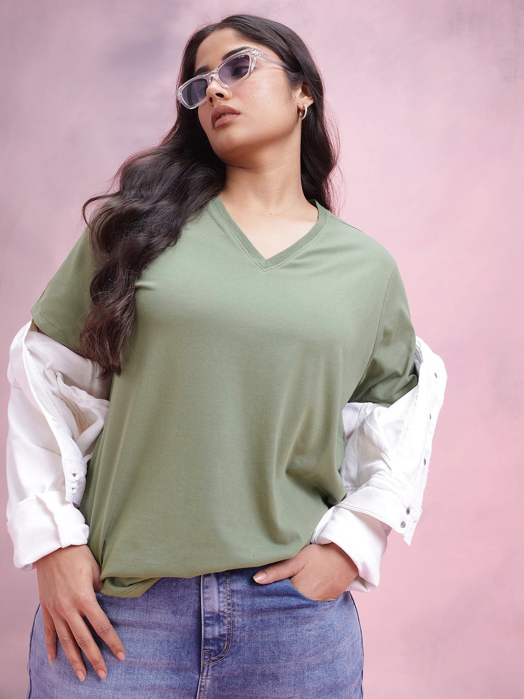 

DressBerry Curve Plus Size Pure Cotton V-Neck T-shirt, Green